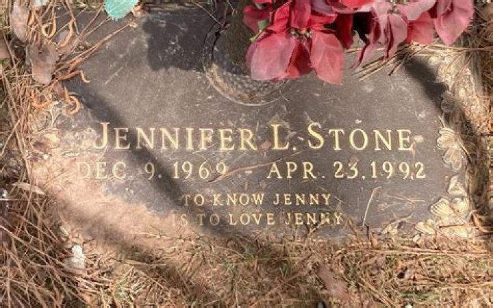 Jennifer Lynn Stone: The Life and Love of Fred Savages Wife