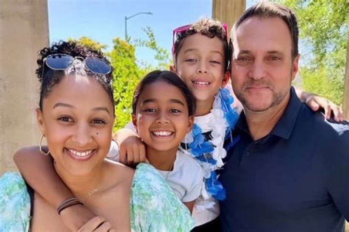 Adam Housley Age, Net Worth, Wife, Parents, Birthday, And Instagram Of Tamera Mowrys Husband