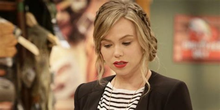 Amanda Fuller from Last Man Standing, OITNB and Netflix wiki, net worth, family, facts