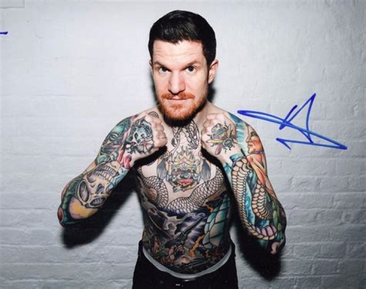 VlogJam | Andy Hurley Biography