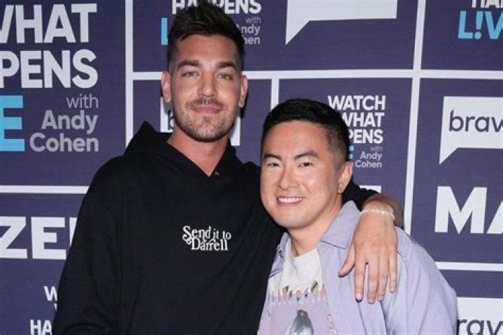 Are Bowen Yang and Matt Rogers a couple? ·