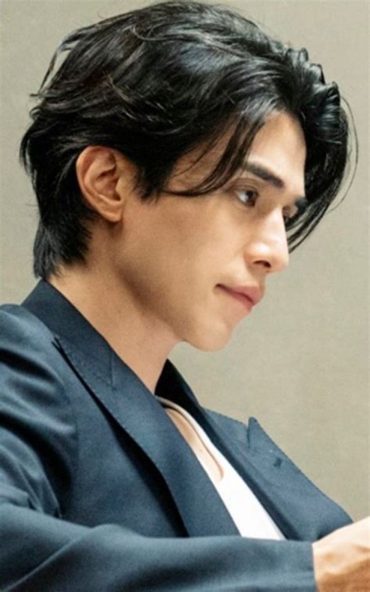 Unveiling The Allure Of The Asian Middle Part Haircut