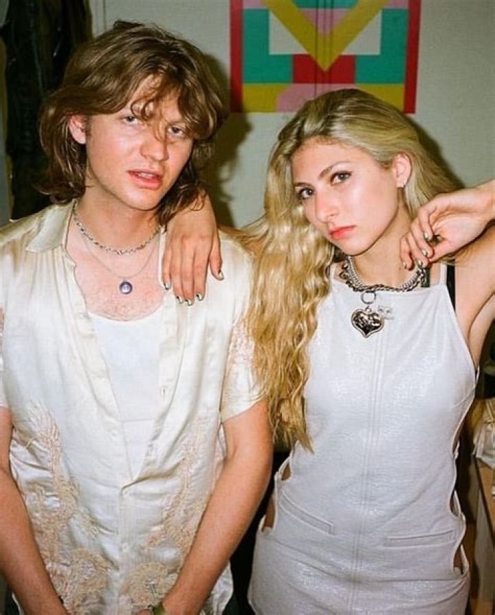 Meet The Singer On Instagram ·