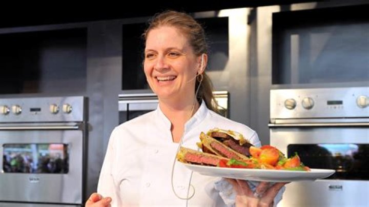Chef Amanda Freitag's from "Chopped" Wiki: Net Worth, Husband, Family