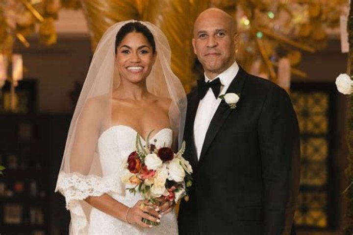 Cory Booker Height, Wiki, Age, Biography, Girlfriend, Net Worth ·