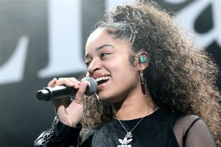 ZestDash | Ella Mai Net Worth