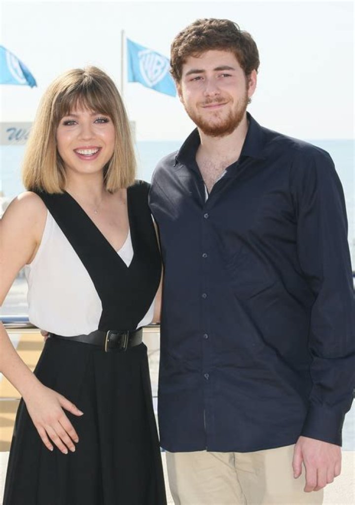 Jennette McCurdy | Boyfriend, Dating, Husband, Etc. Revealed