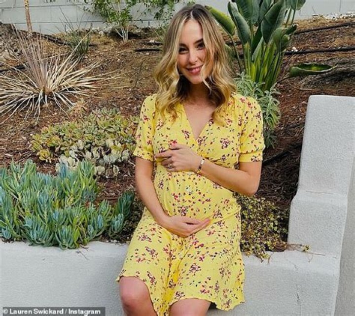 Discover The Inspiring Journey Behind "Lauren Swickard Was Pregnant, Welcomed"