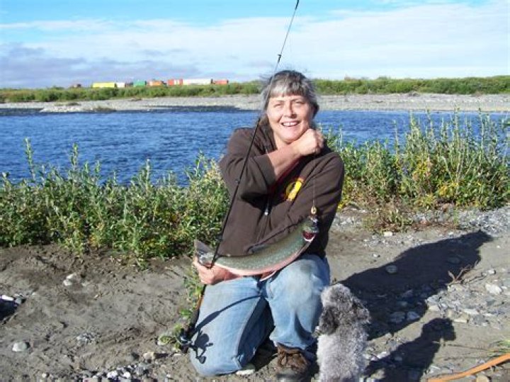 "Life Below Zero" star Sue Aikens' Wiki-Bio: Net Worth, Husband, Son