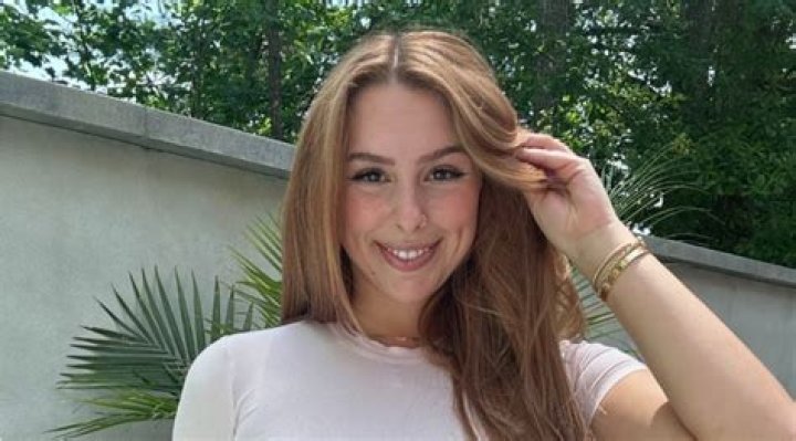 Natalie Valerin - Age, Family, Bio ·
