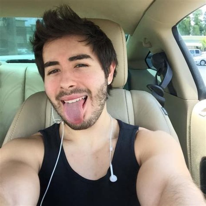 Penguinz0 Wiki Bio, age, height, girlfriend, net worth, family, nationality