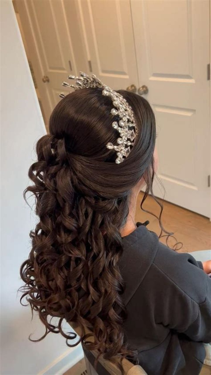 Unveiling Enchanting Quince Hairstyles For Medium Hair: Discoveries And Insights