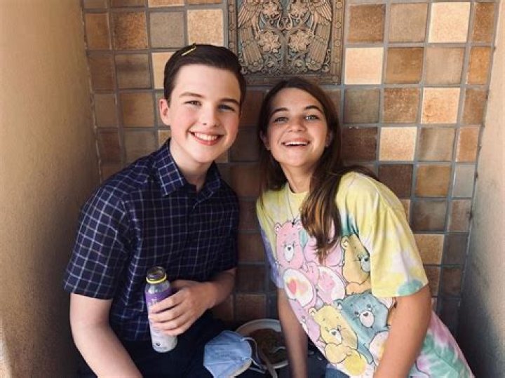 Raegan Revord Parents Holly Revord And Ryan Phillippe Age Wiki And Instagram ·