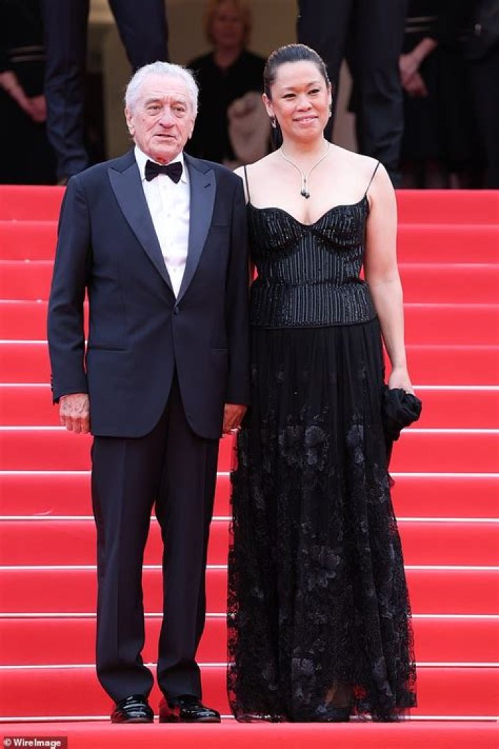 Robert De Niro Height, Age & Bio ·