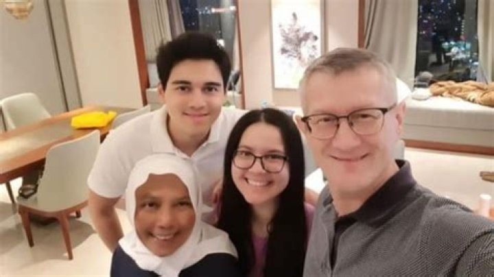 Uncover The Remarkable Journey And Impact Of Siti Purwanti