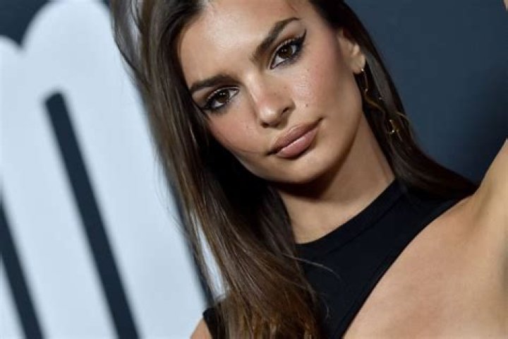 The Real Story Behind Emily Ratajkowskis Parents