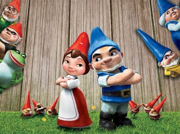 What do the characters in Gnomeo and Juliet represent? Celebrity ·