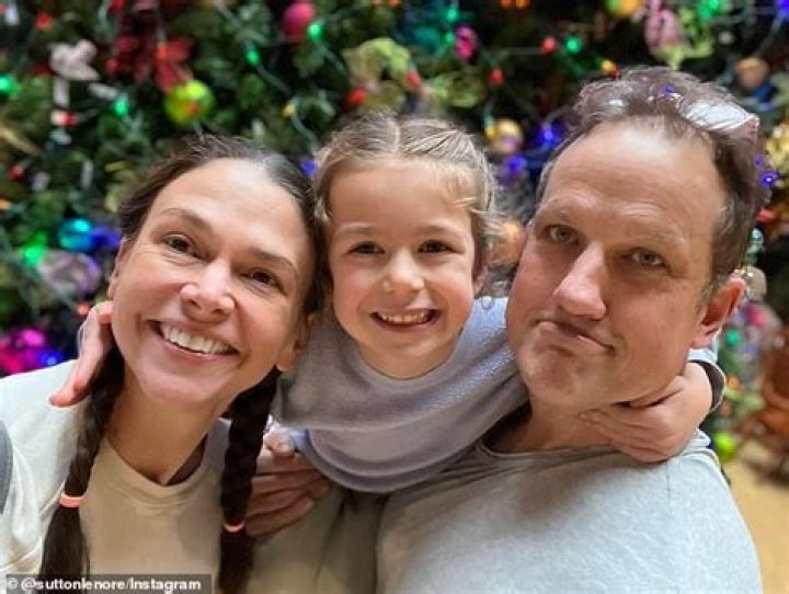 Who Are Sutton Foster Parents? Details To Know About Her Family