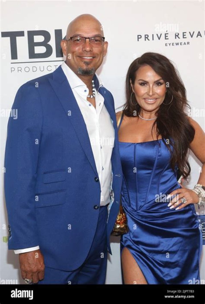 Who Is Carmen Villalobos Married To