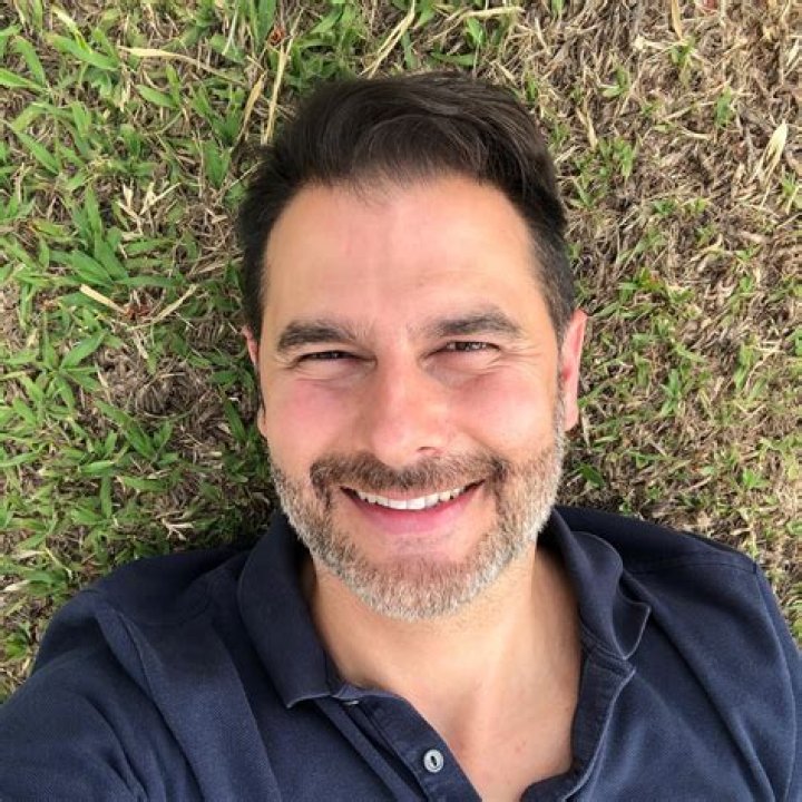 Who is Dr. Fernando Gomes Pinto Dating Now ·