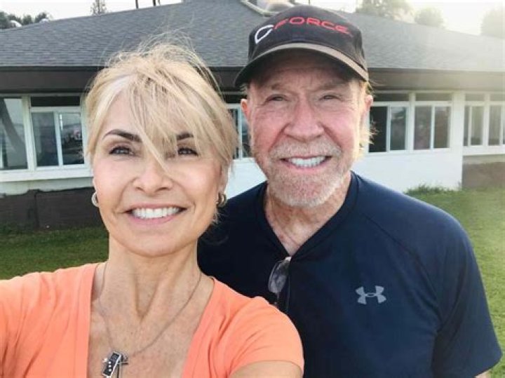 Who is Gena Tew Dating Now ·